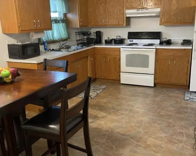 Lovely 3Bd 1Bath In Apt